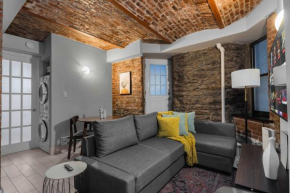 Eclectic & Cozy Retreat in the Heart of Gramercy